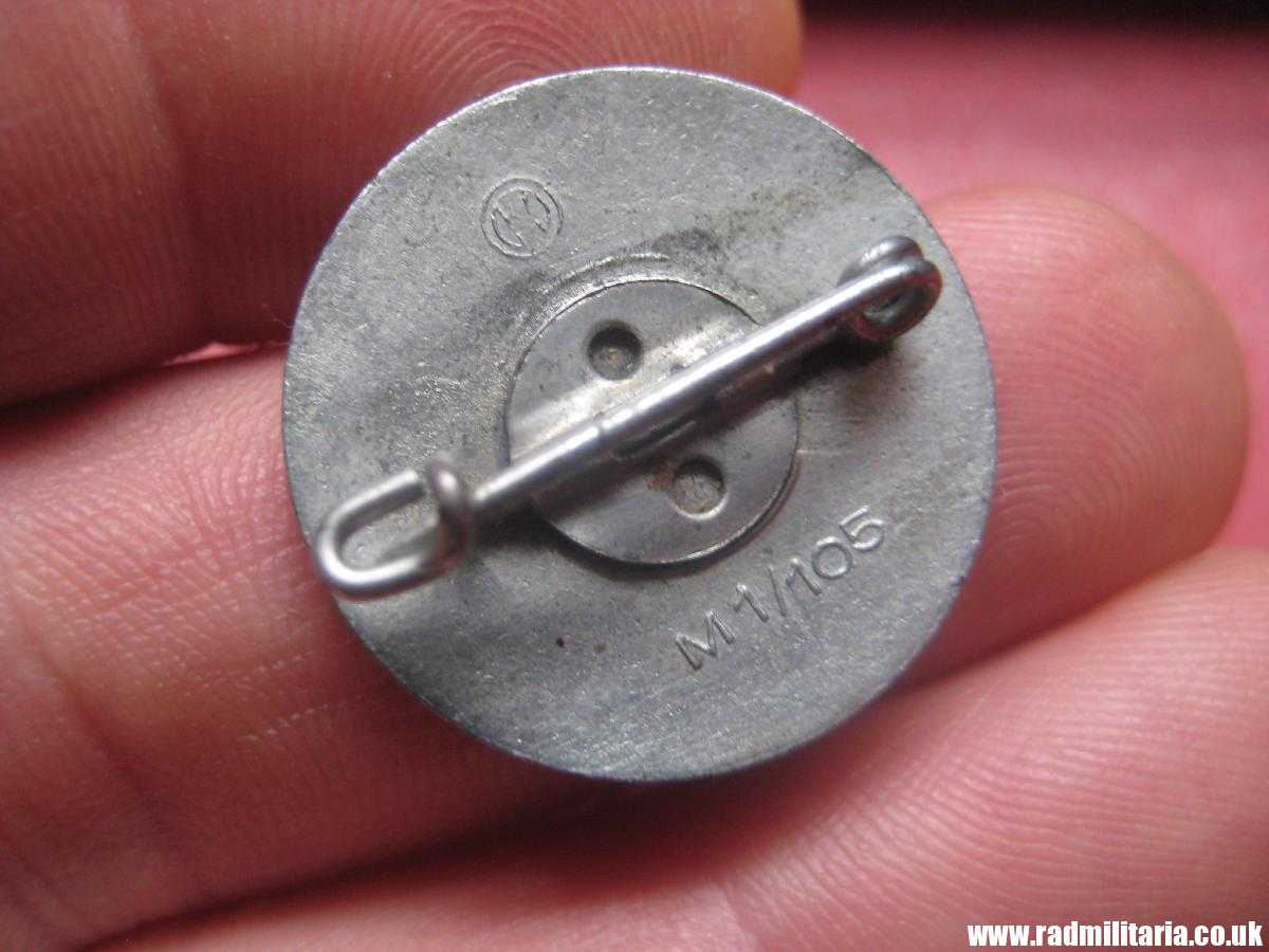 & WW2 German NSDAP late war membership BADGE marked: RZM M1/105 - Image 3