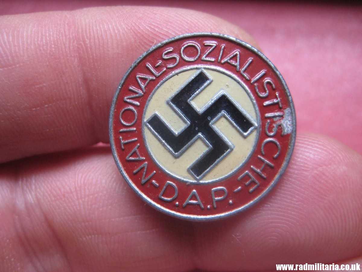 & WW2 German NSDAP late war membership BADGE marked: RZM M1/105 - Image 8
