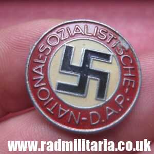 & WW2 German NSDAP late war membership BADGE marked: RZM M1/105