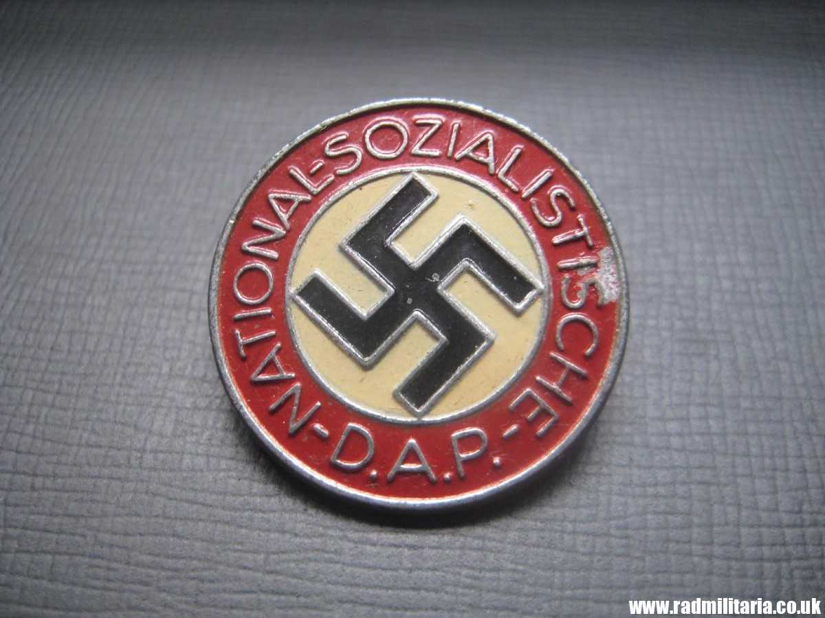 & WW2 German NSDAP late war membership BADGE marked: RZM M1/105 - Image 13