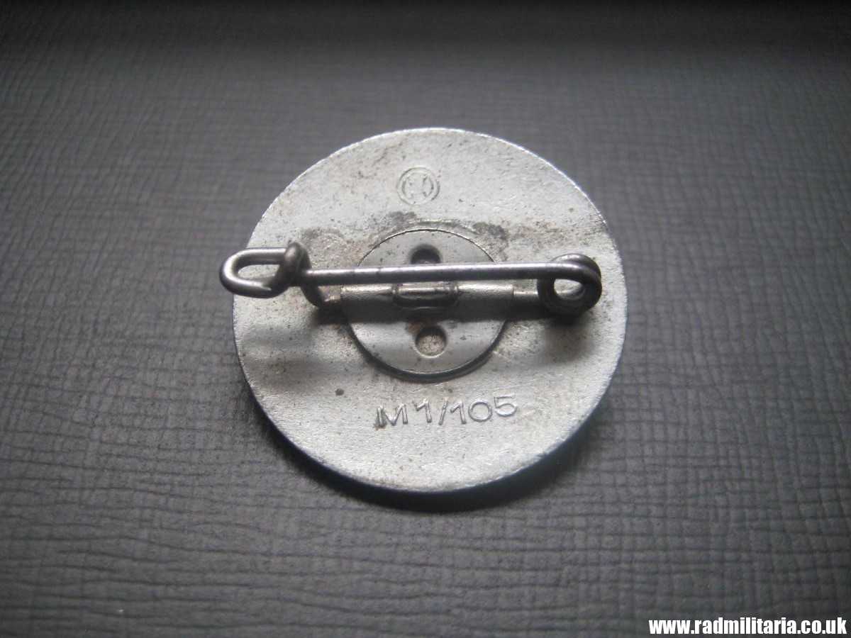 & WW2 German NSDAP late war membership BADGE marked: RZM M1/105 - Image 15