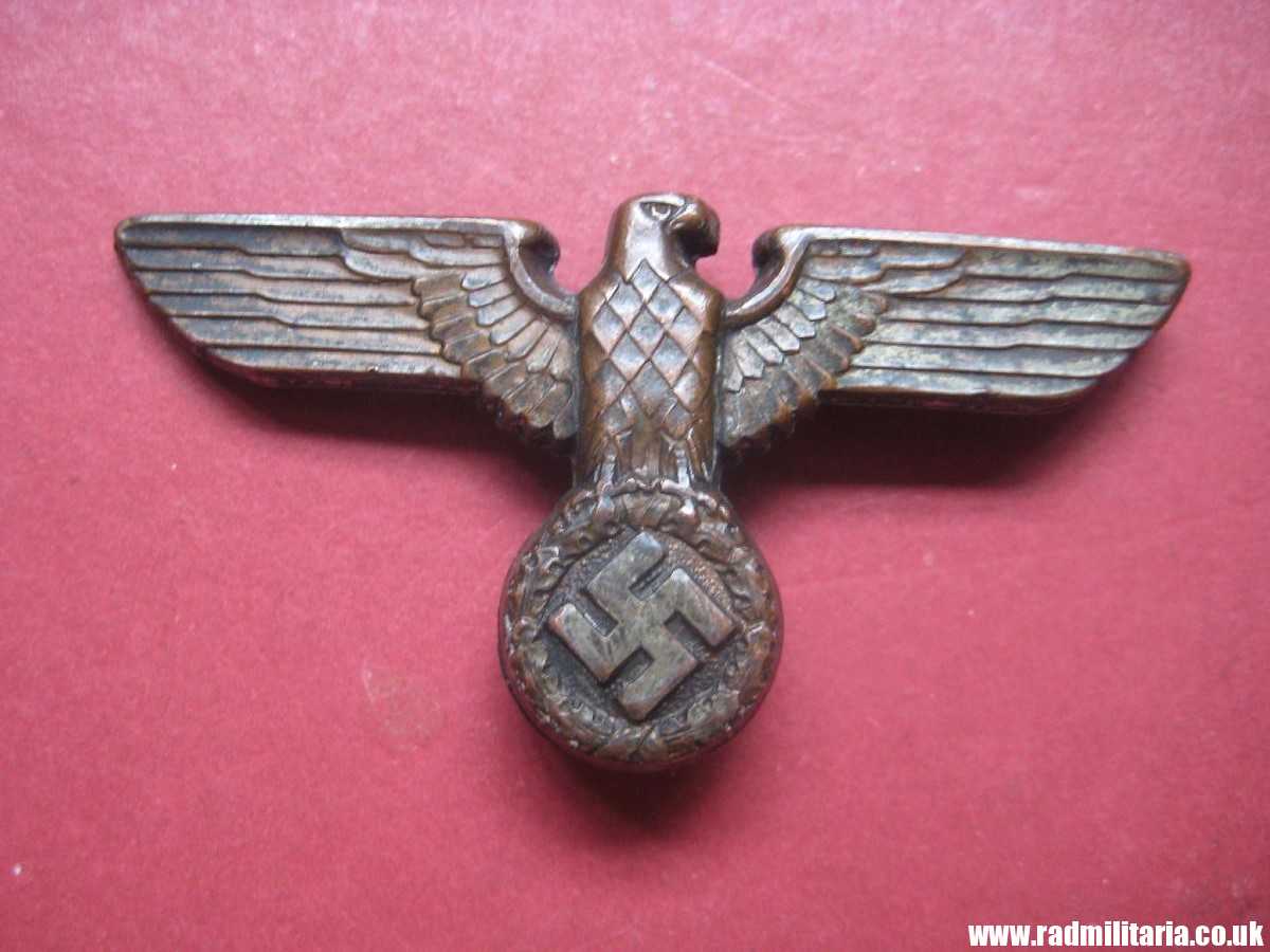 & WW2 Nazi German NSDAP eagle BADGE - Cap Badge, marked: RZM M1/21 - metal CUPAL. - Image 2