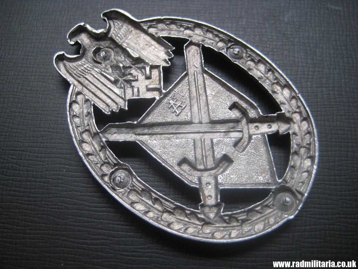 & WW2 German metal BADGE: SCHUTZENSCHNURE DES DEUTSCHEN HEERES maker: Assmann - Image 4