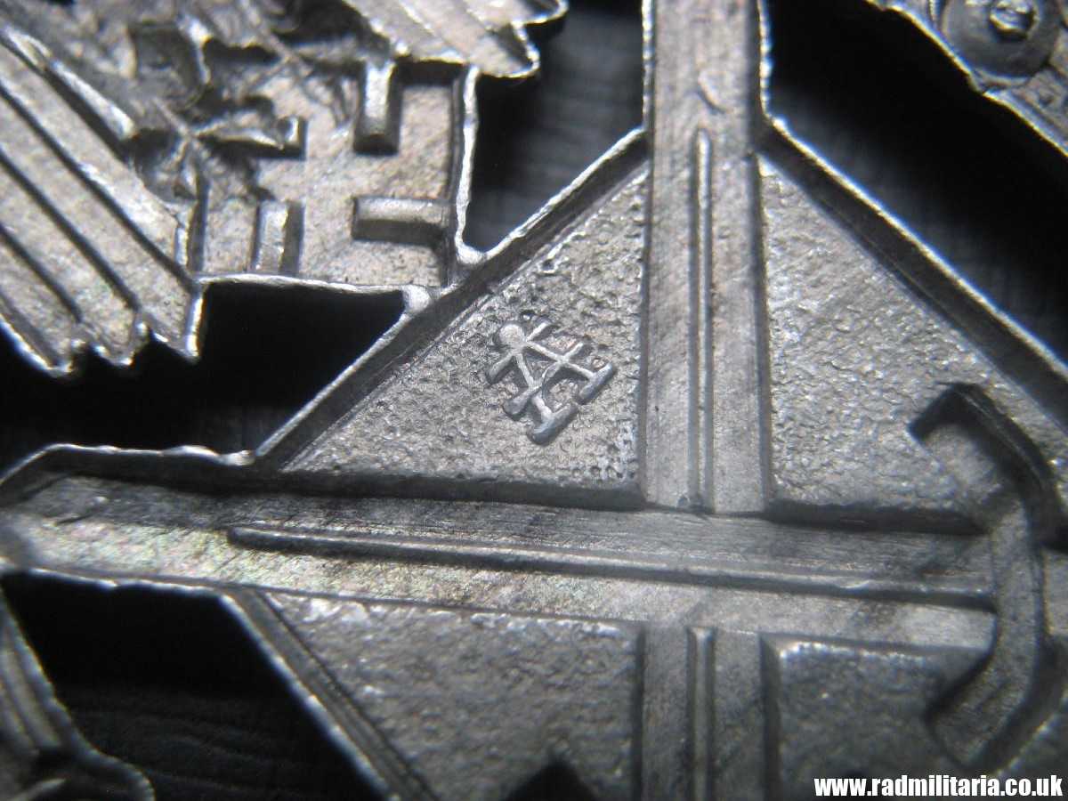 & WW2 German metal BADGE: SCHUTZENSCHNURE DES DEUTSCHEN HEERES maker: Assmann - Image 5