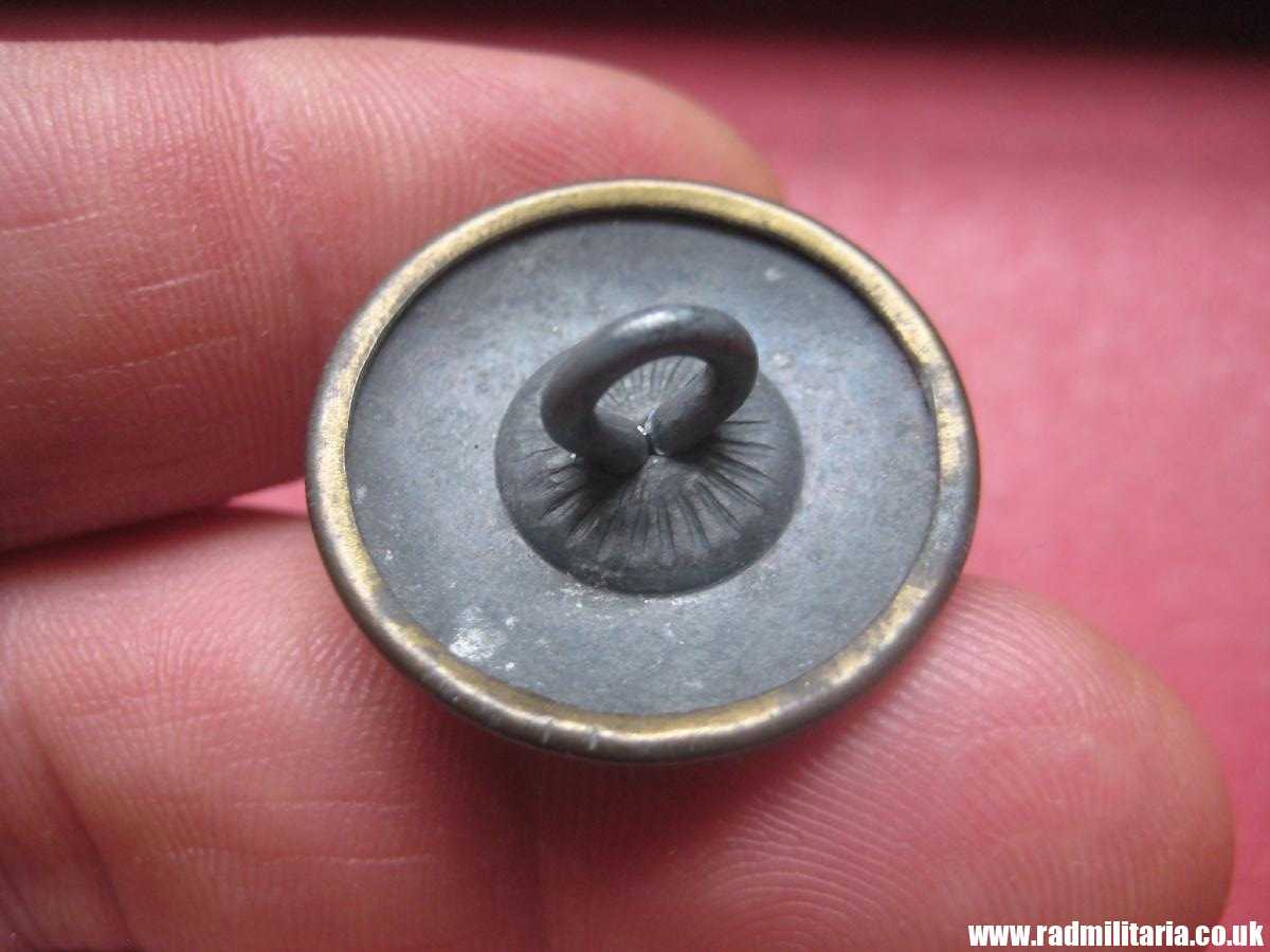 & WW2 German metal BUTTON with EAGLE, Deutsche Reichsbahn? genuine. - Image 3
