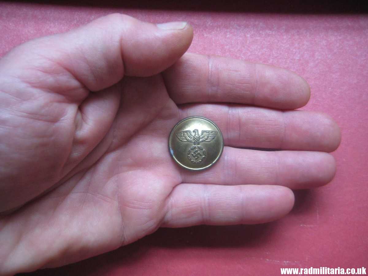 & WW2 German metal BUTTON with EAGLE, Deutsche Reichsbahn? genuine. - Image 7