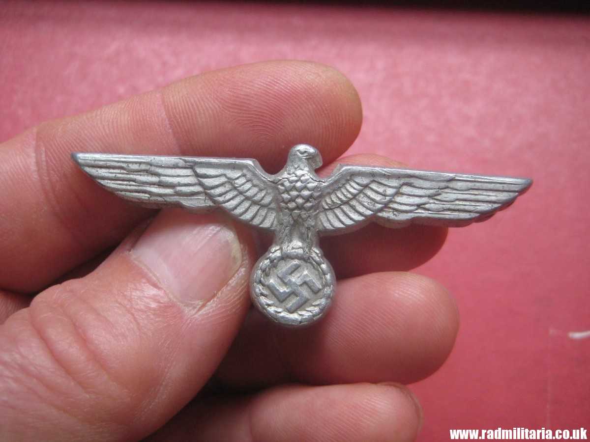 & WW2 original German Wehrmacht EAGLE CAP BADGE no maker marks, aluminum.