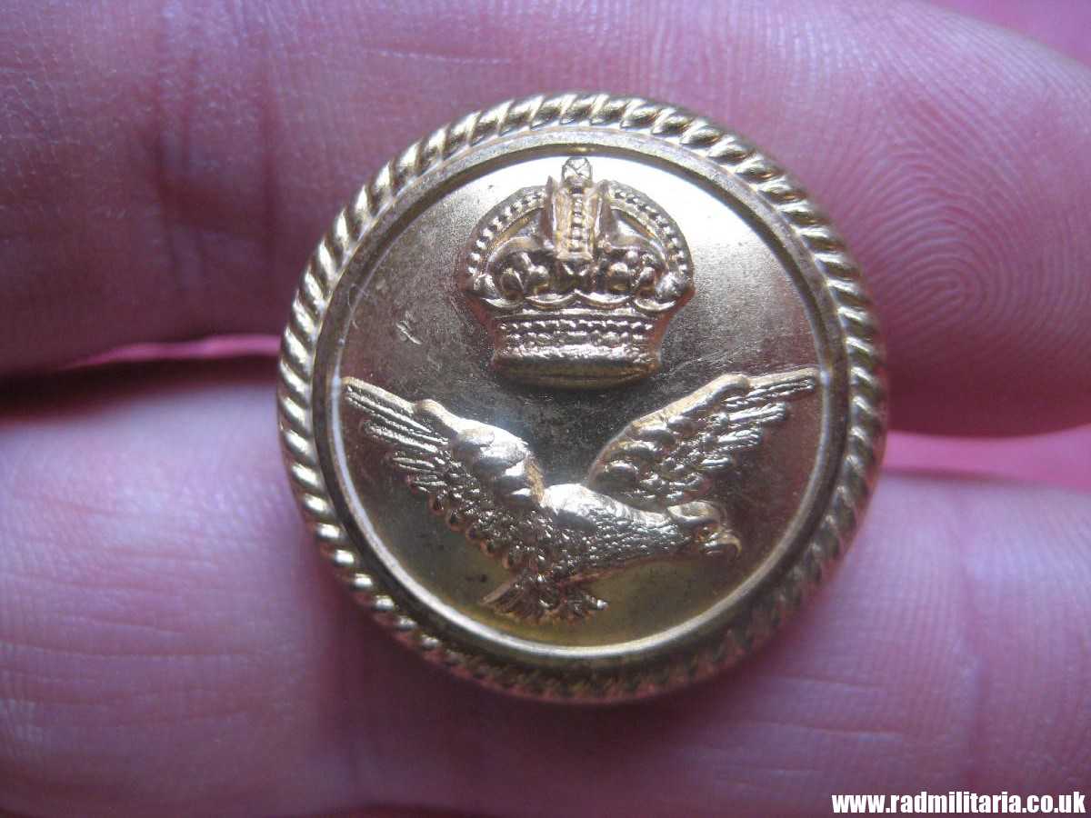 & WW1 RAF - RNAS Royal Naval Air Service tunic BUTTON in mint condition, no maker marks.