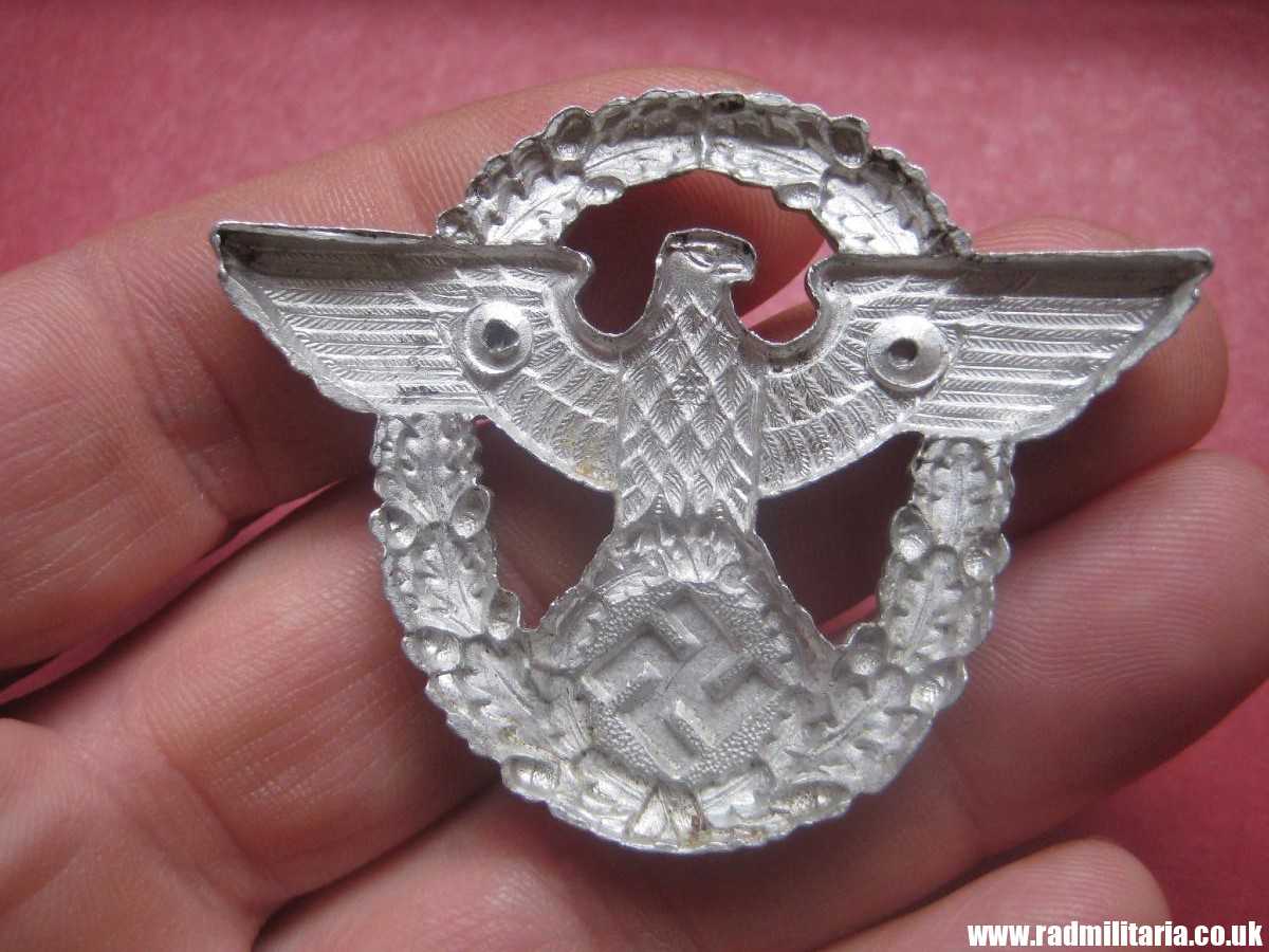 & WW2 original German EAGLE BADGE - CAP BADGE maker marks: "A" Assmann - GENDARMERIE. - Image 3