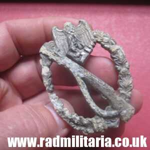 & original WW2 German Infantry ASSAULT BADGE, INFANTERIE-STURMABZEICHEN poor condition, maker marks: "GWL"