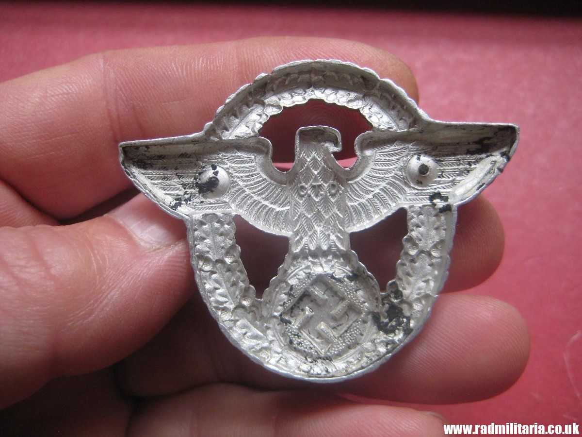 & WW2 original German EAGLE BADGE - CAP BADGE with maker marks: "C.T.D." - GENDARMERIE. - Image 5
