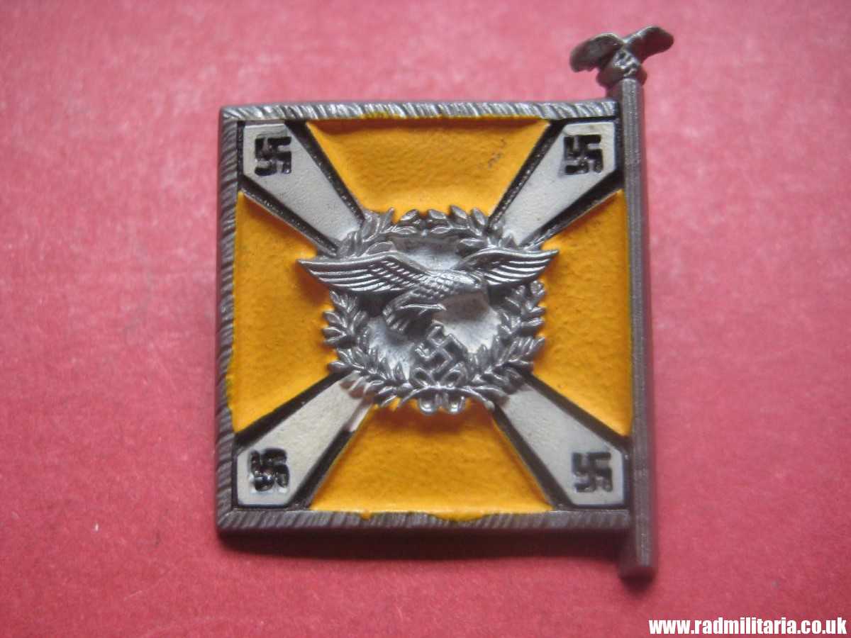 & WW2 German PLASTIC tinnie BADGE: WHW Regiment Luftwaffe FLAG - FLIEGERTRUPPE Su17, Standarten Der Luftwaffe. - Image 2