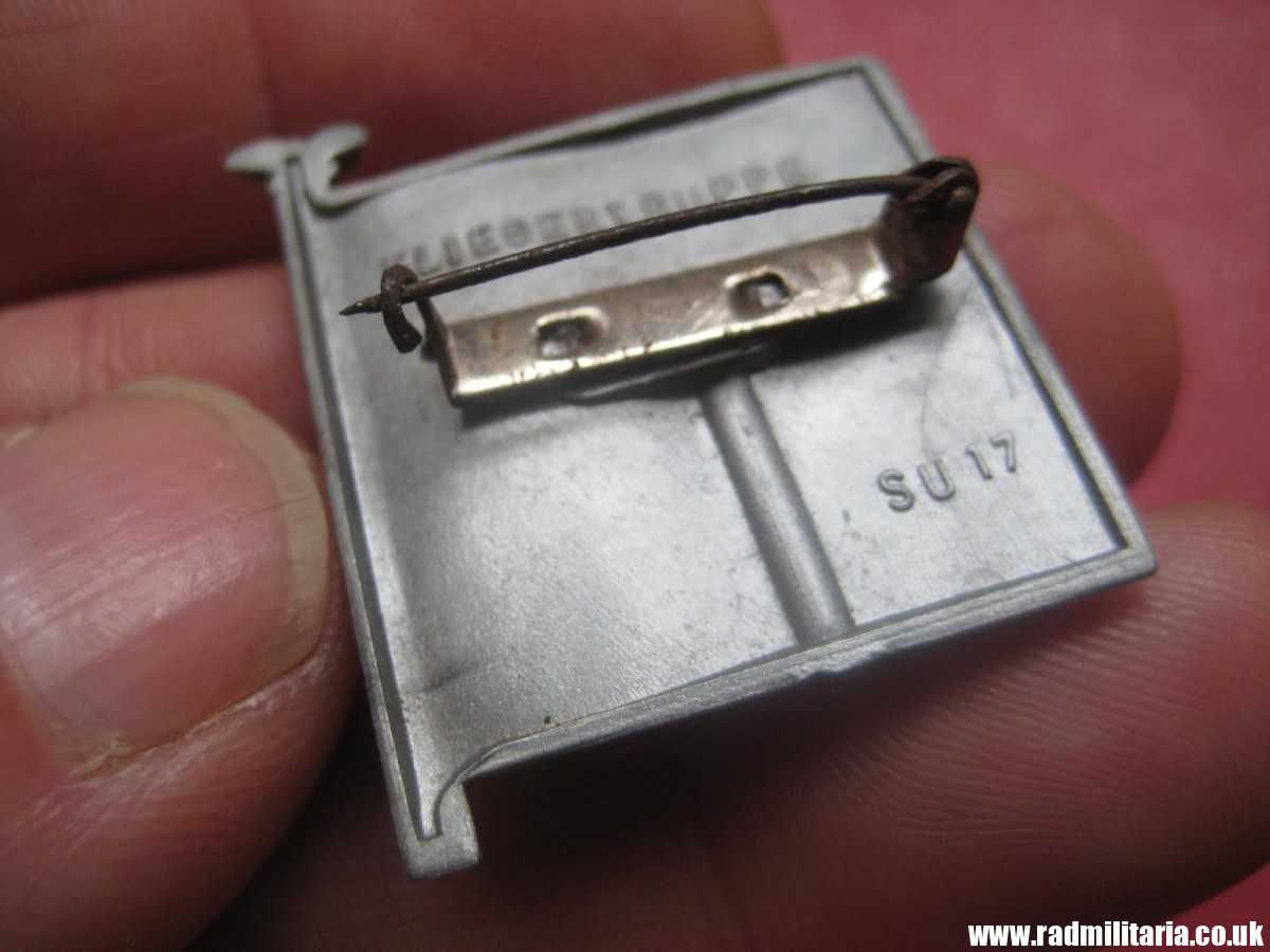 & WW2 German PLASTIC tinnie BADGE: WHW Regiment Luftwaffe FLAG - FLIEGERTRUPPE Su17, Standarten Der Luftwaffe. - Image 6