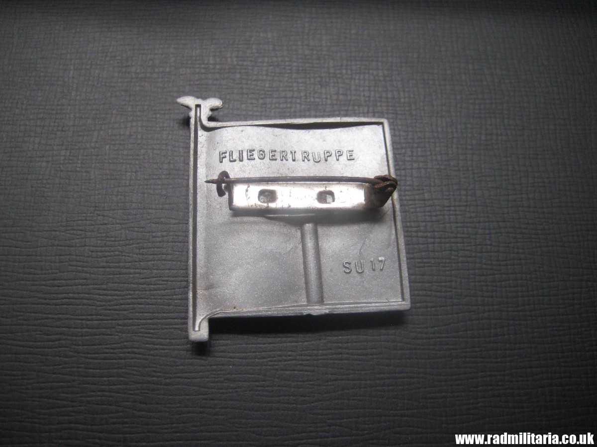 & WW2 German PLASTIC tinnie BADGE: WHW Regiment Luftwaffe FLAG - FLIEGERTRUPPE Su17, Standarten Der Luftwaffe. - Image 10
