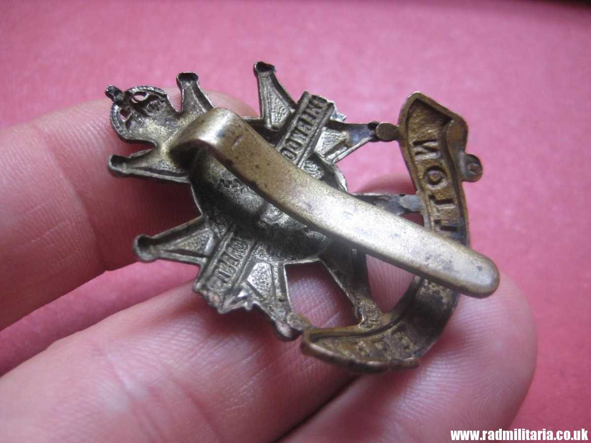 & original WW1/WW2 British CAP BADGE: Notts and Derby Regiment (Sherwood Foresters) bi-metal badge. - Image 9