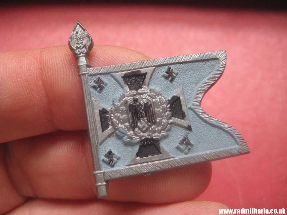 & WW2 German PLASTIC tinnie BADGE: WHW Regiment FLAG - FAHR-UND KRAFTFAHREINHEITEN 2We.