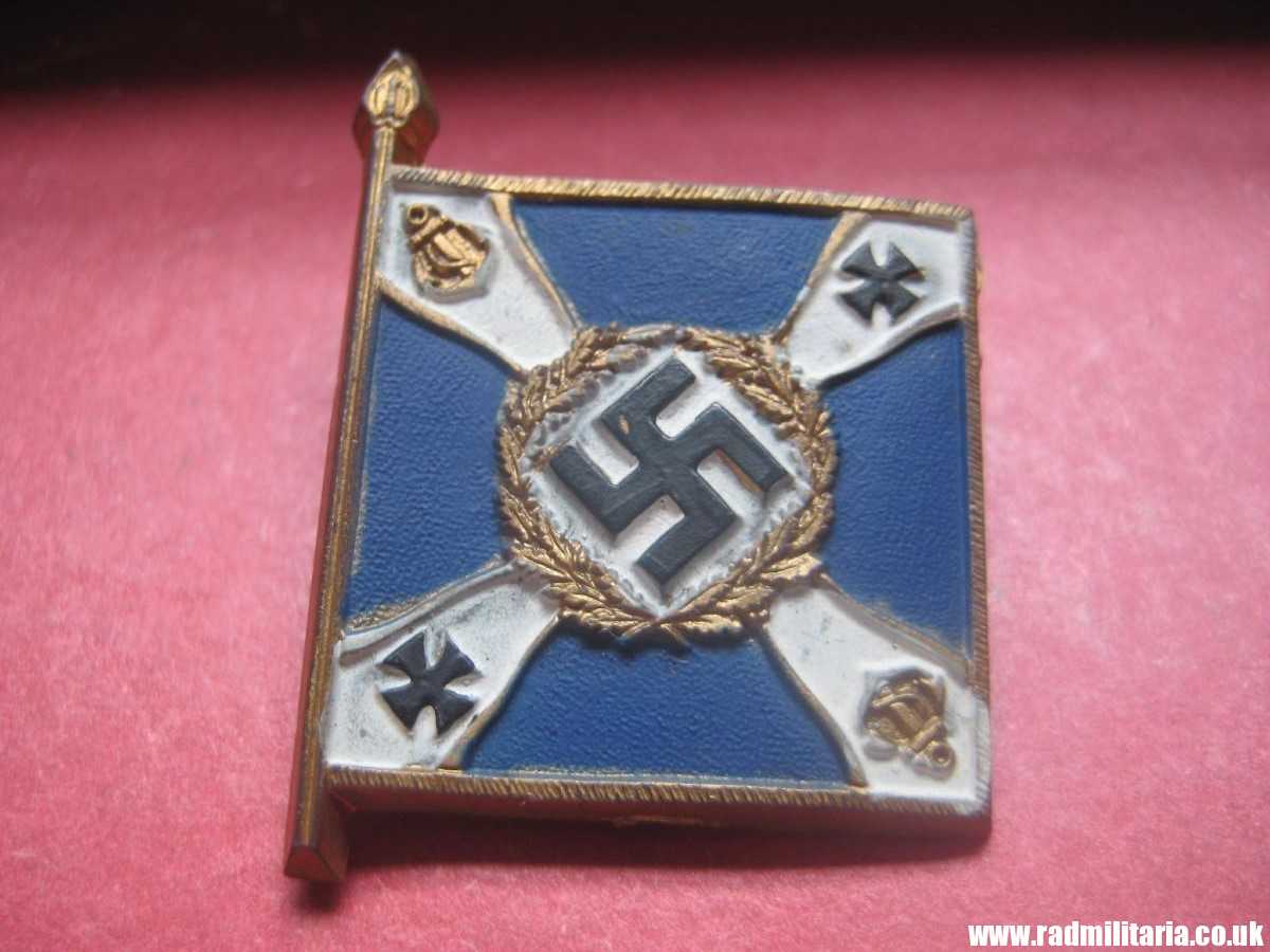 & WW2 German PLASTIC tinnie BADGE: WHW Regiment FLAG - KRIEGSMARINE MARINETEILE AM LAND SU12.