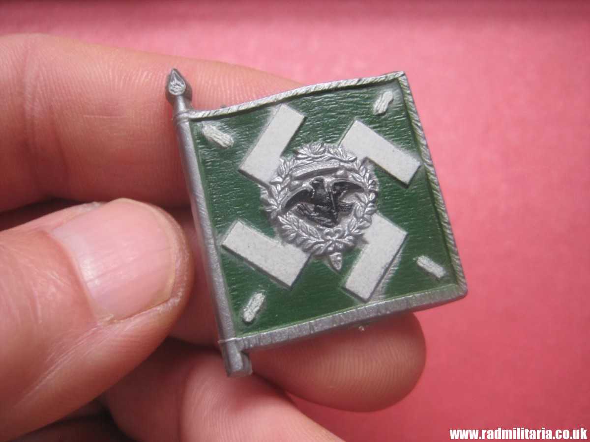 & WW2 German PLASTIC tinnie BADGE: WHW- Regiment General Goring 4 We. in very good condition. - Image 7