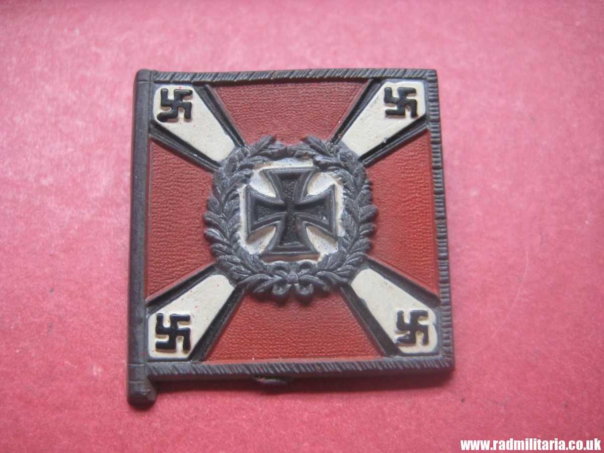 & WW2 German PLASTIC tinnie BADGE: WHW Regiment FLAG - FLAKARTILLERIE Su 12 - Image 2