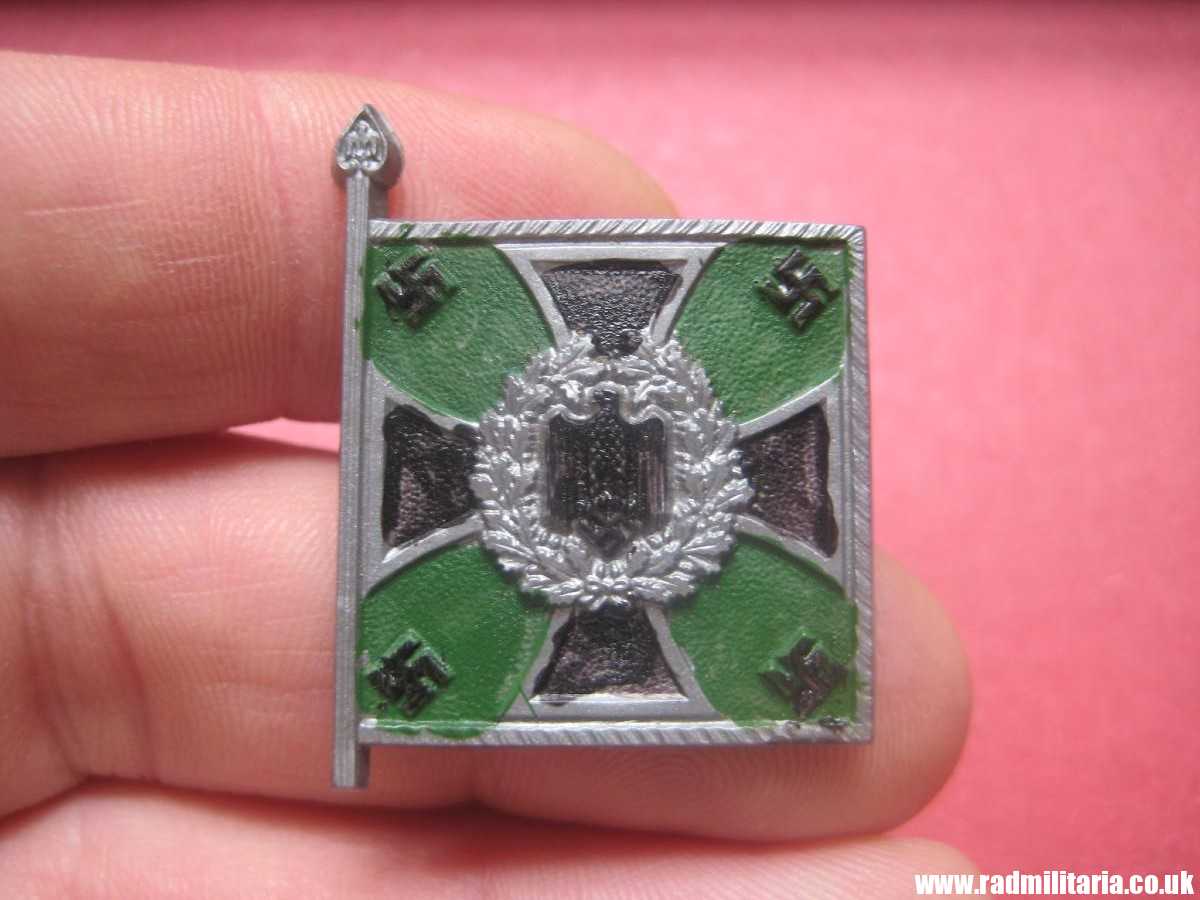 & WW2 German PLASTIC tinnie BADGE - WHW FLAG - Jager We.3 complete badge in very good condition. - Image 5