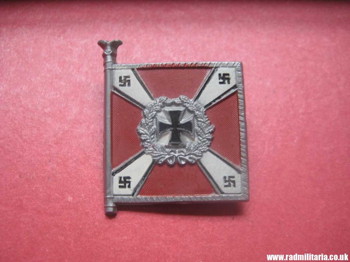 & WW2 German PLASTIC tinnie BADGE: WHW Regiment FLAG - FLAKARTILLERIE 4We. - Image 2
