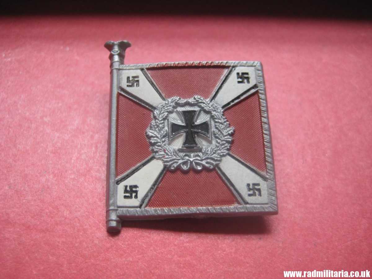 & WW2 German PLASTIC tinnie BADGE: WHW Regiment FLAG - FLAKARTILLERIE 4We. - Image 5