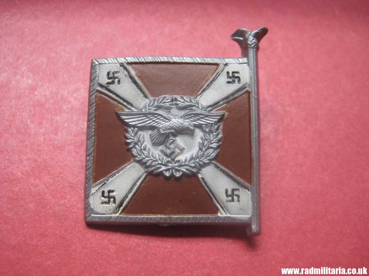 & WW2 German PLASTIC tinnie BADGE: WHW Regiment Luftwaffe FLAG - LUFTNACHRICHTENTRUPPE 4We. Standarten Der Luftwaffe. - Image 7