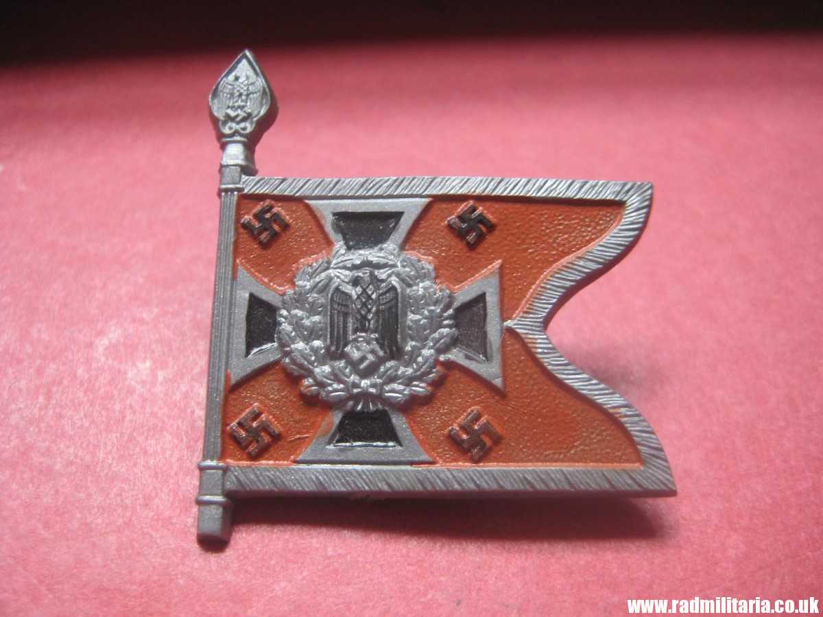 & WW2 German PLASTIC tinnie BADGE - WHW FLAG - AUFKLARUNGS-ABTEILUNGEN 2We in very good condition. - Image 4
