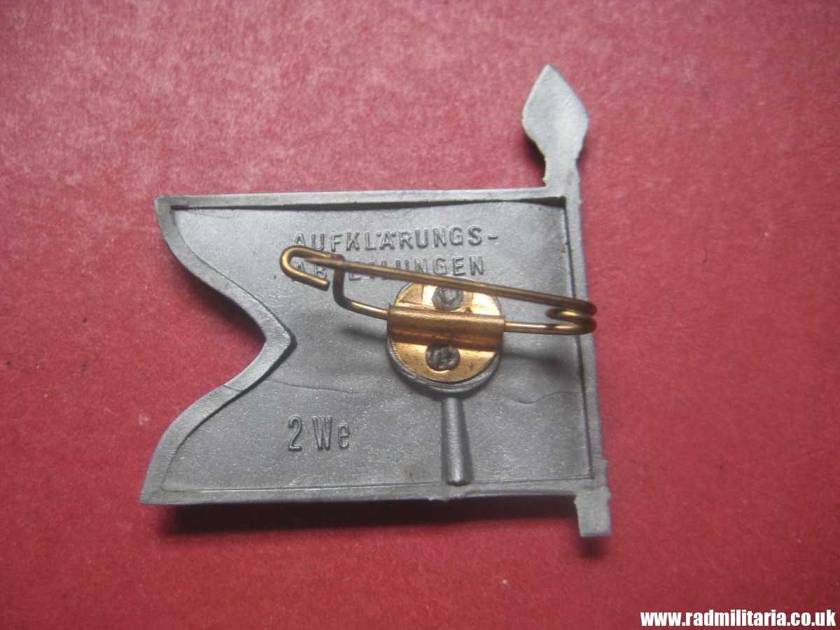 & WW2 German PLASTIC tinnie BADGE - WHW FLAG - AUFKLARUNGS-ABTEILUNGEN 2We in very good condition. - Image 3
