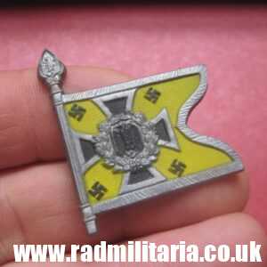 & WW2 German PLASTIC tinnie BADGE: WHW- NACHRICHTENTRUPPE SU 19. in very good condition.