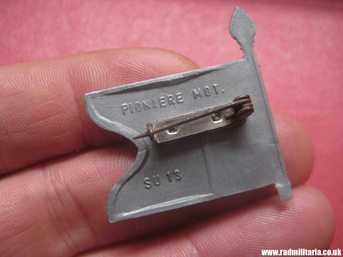 & WW2 German PLASTIC tinnie BADGE: WHW- PIONIERE MOT. Su13 in very good condition. - Image 5