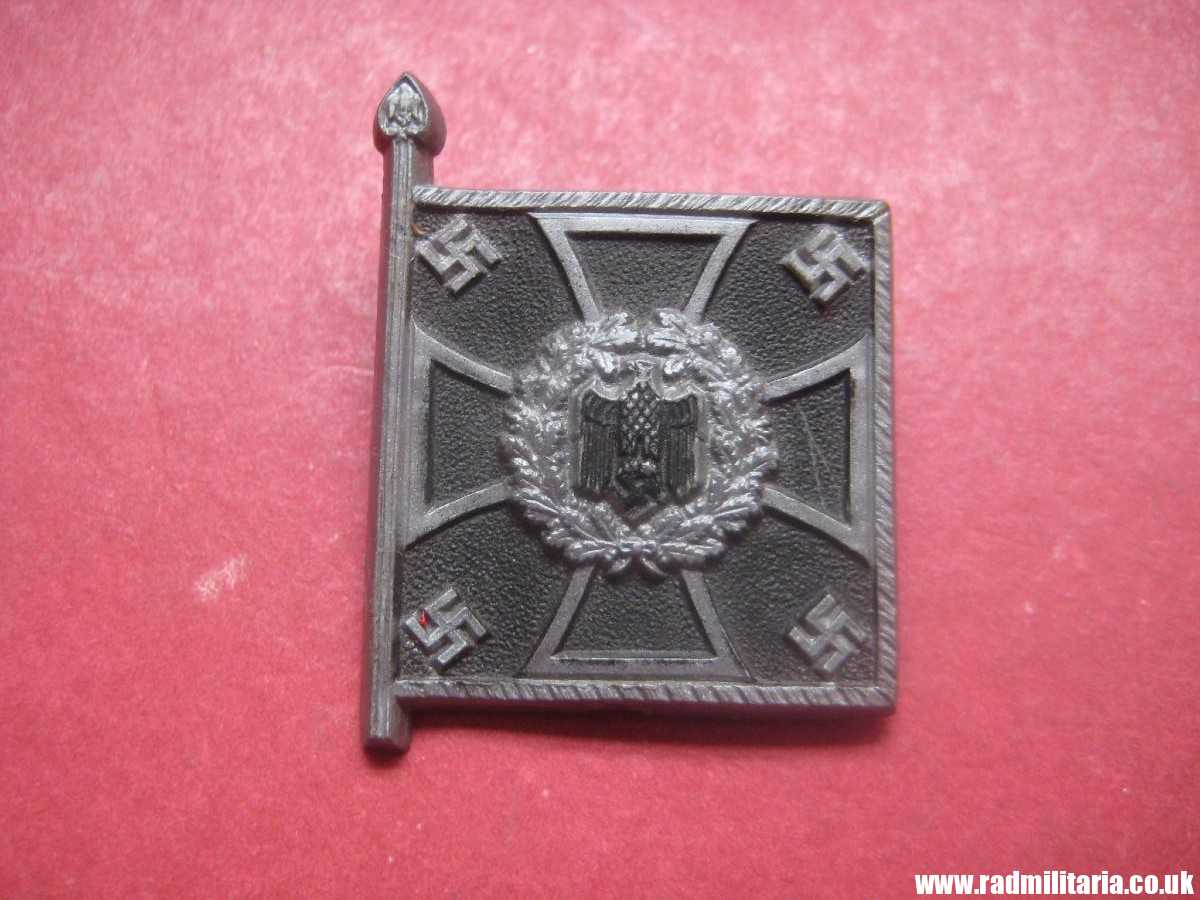 & WW2 German PLASTIC tinnie BADGE: WHW- PIONIERE 7Sa. in very good condition. - Image 2