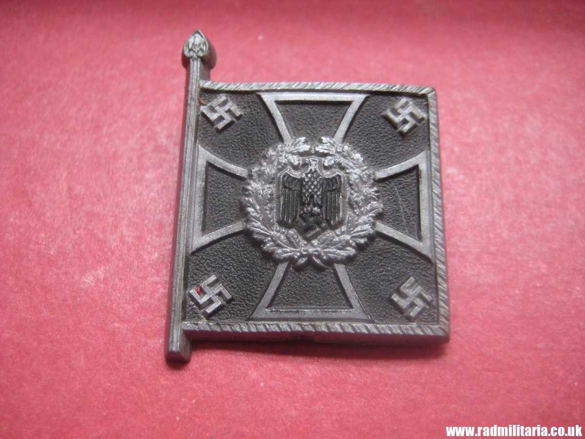 & WW2 German PLASTIC tinnie BADGE: WHW- PIONIERE 7Sa. in very good condition. - Image 4