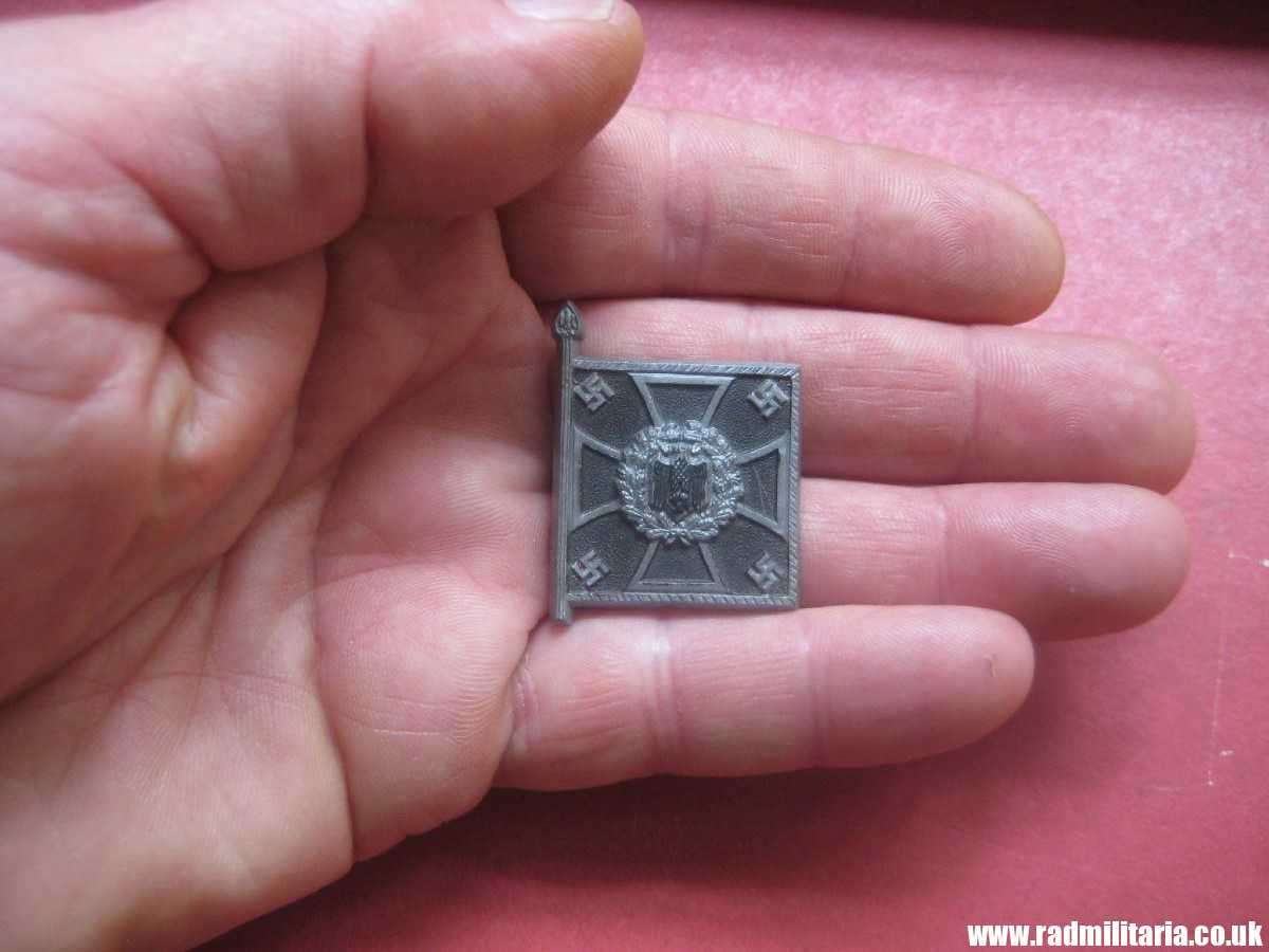 & WW2 German PLASTIC tinnie BADGE: WHW- PIONIERE 7Sa. in very good condition. - Image 8