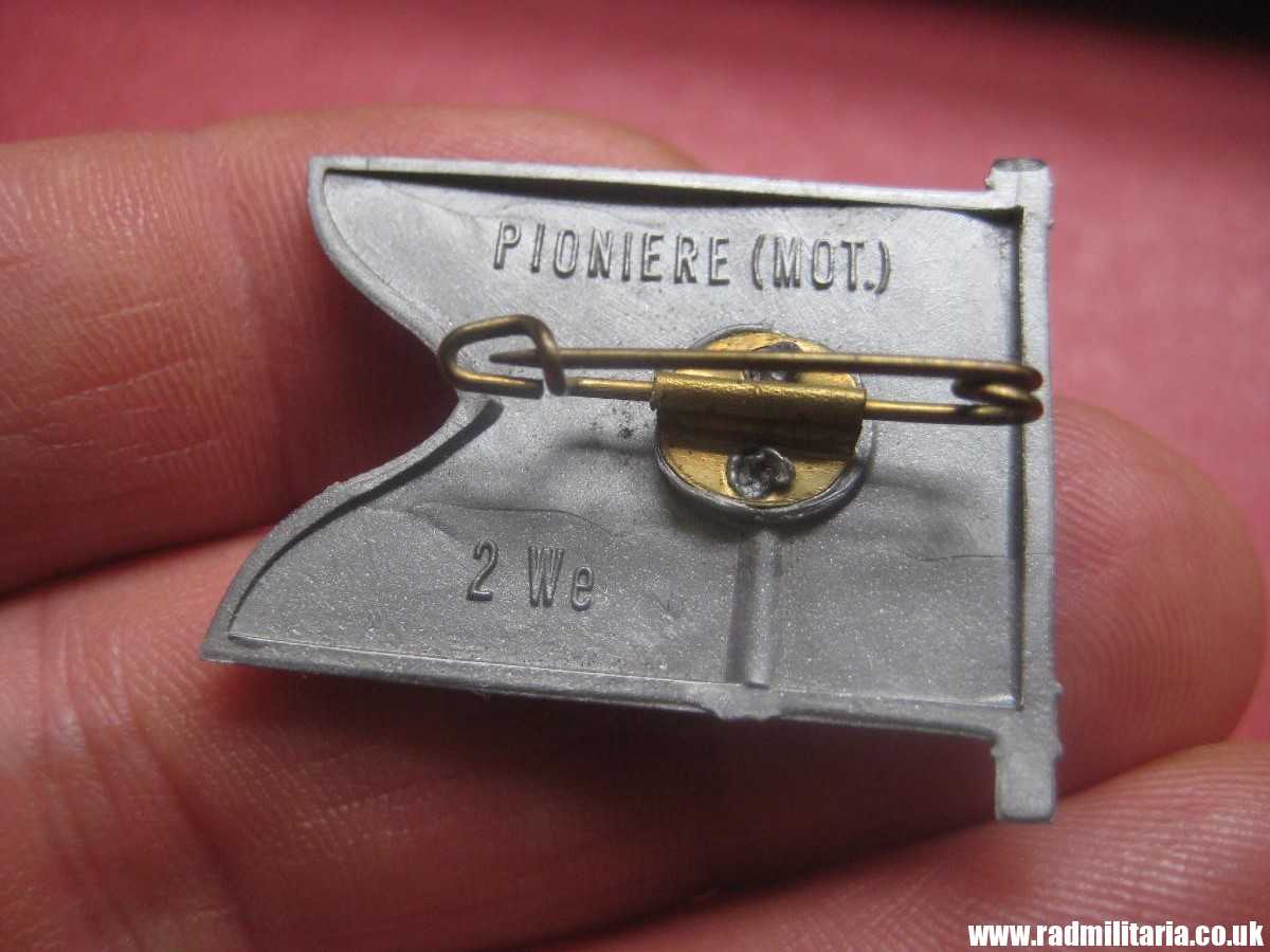 & WW2 German PLASTIC tinnie BADGE: WHW- PIONIERE (MOT.) 2We - Image 6