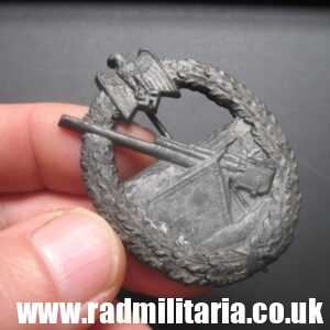& original WW2 German KRIEGSMARINE Costal Artillery zinc BADGE maker: Hermann Aurich