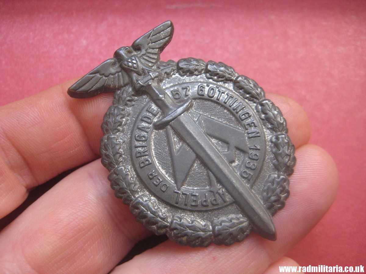 & German large size NSDAP Tinnie BADGE: SA Brigade 57 Gottingen rally badge. - Image 3