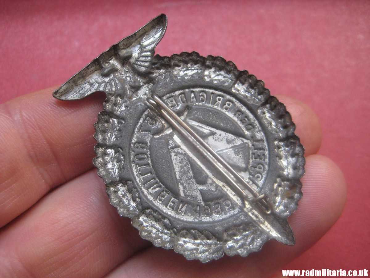& German large size NSDAP Tinnie BADGE: SA Brigade 57 Gottingen rally badge. - Image 4