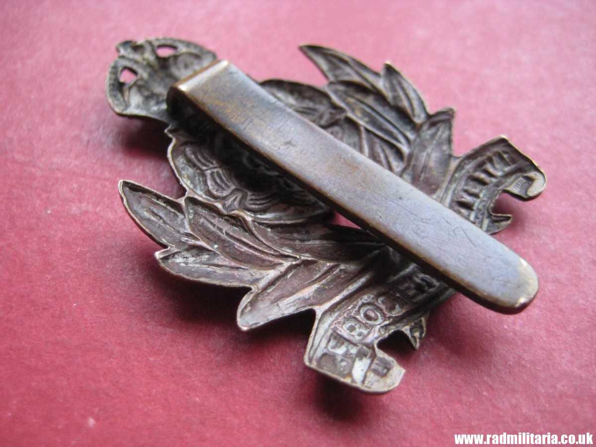 & WW2 original British INTELLIGENCE Corps CAP BADGE in v. good used condition. - Image 10