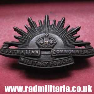 & WW1 Australian RISING SUN BADGE, collar badge marked: TIP TAFT B'HAM, original !!
