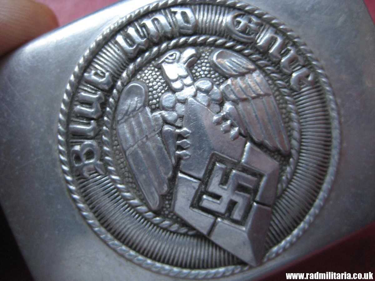 & WW2 original German Hitler Youth HJ BELT BUCKLE, marked: RZM M4/46 in v. good condition !!
