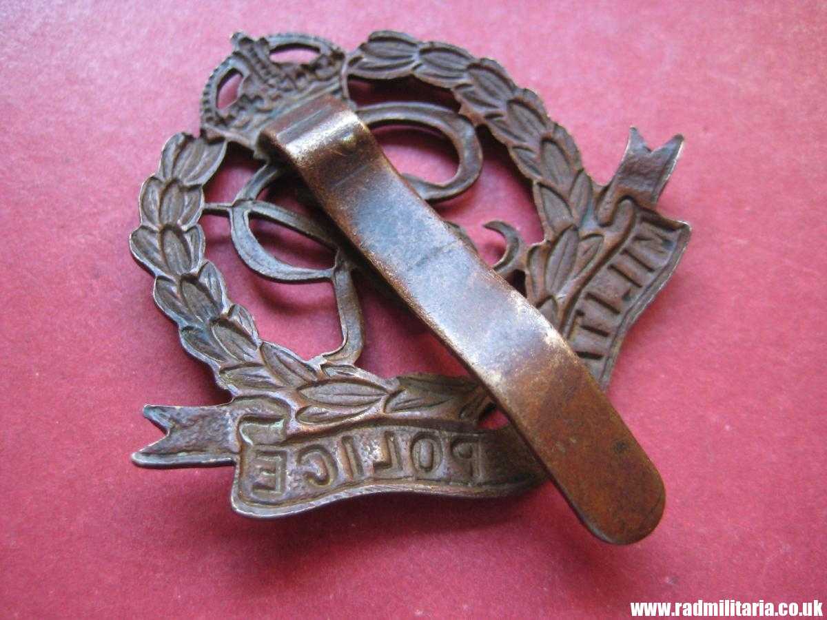& WW2 original British Royal MILITARY POLICE Corps CAP BADGE in good used condition. - Image 4