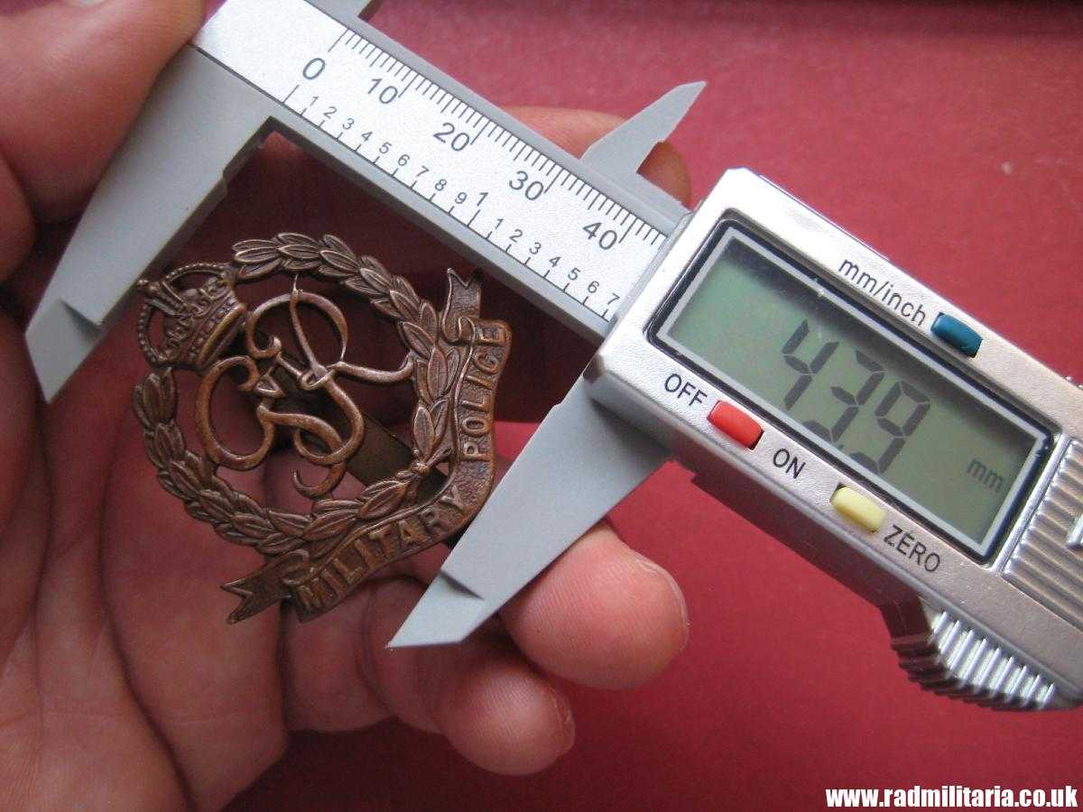 & WW2 original British Royal MILITARY POLICE Corps CAP BADGE in good used condition. - Image 13