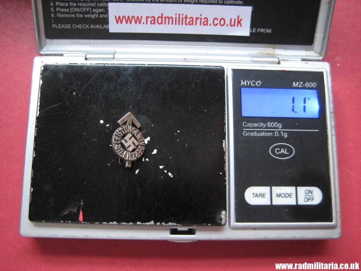 & WW2 German HitlerJugend miniature BADGE - FUR LEISTUNGEN IN DER H.J. - maker: RZM M1/35 - Image 12