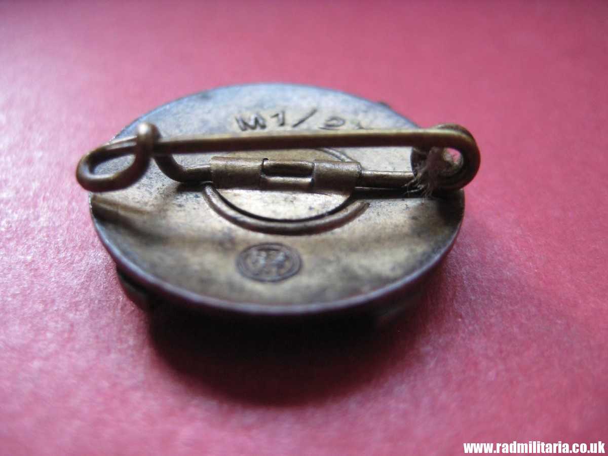 & original HJ SHOOTING namel BADGE - maker marks: RZM M1/25 in good condition. - Image 6