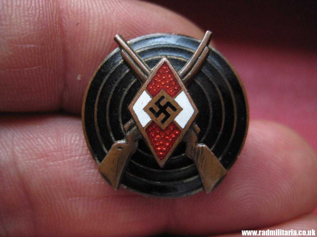 & original HJ SHOOTING namel BADGE - maker marks: RZM M1/25 in good condition. - Image 9