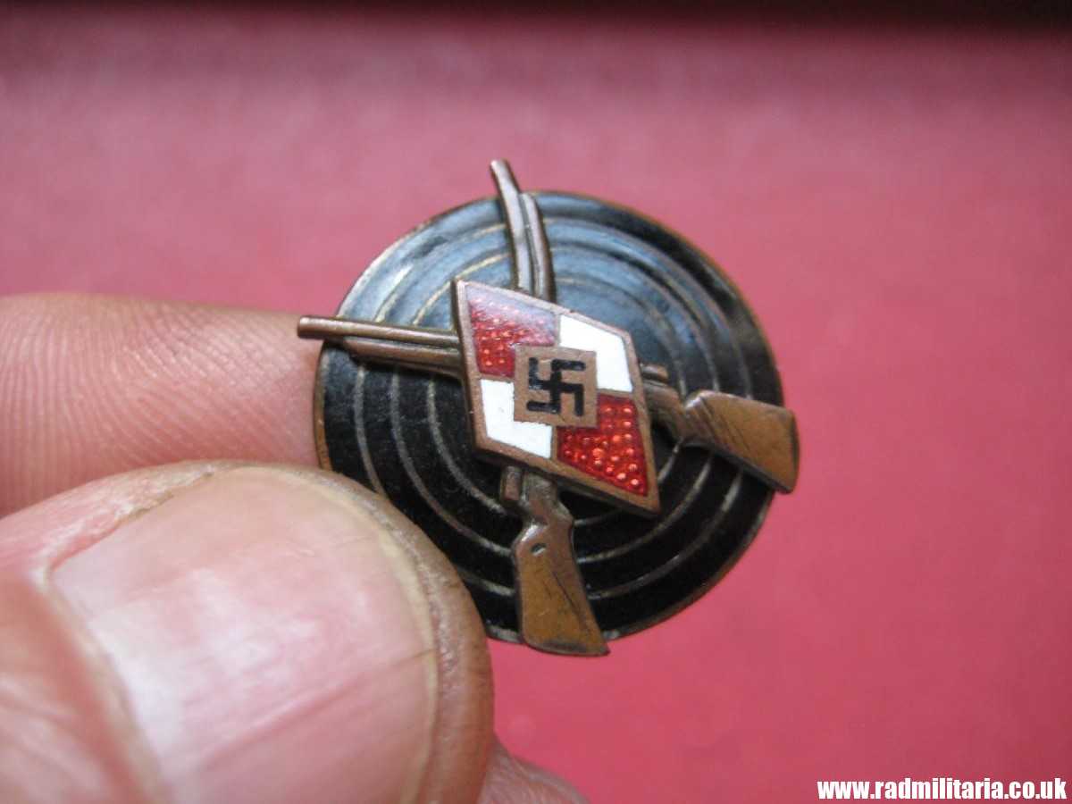 & original HJ SHOOTING namel BADGE - maker marks: RZM M1/25 in good condition. - Image 11