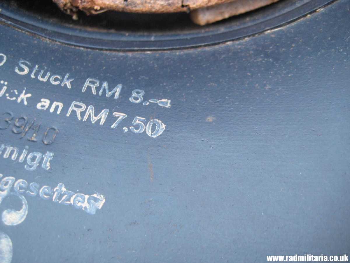 & original WW2 German steel helmet LUFTSCHUTZ "Gladiator" HELMET with liner - v. good condition as found. - Image 15