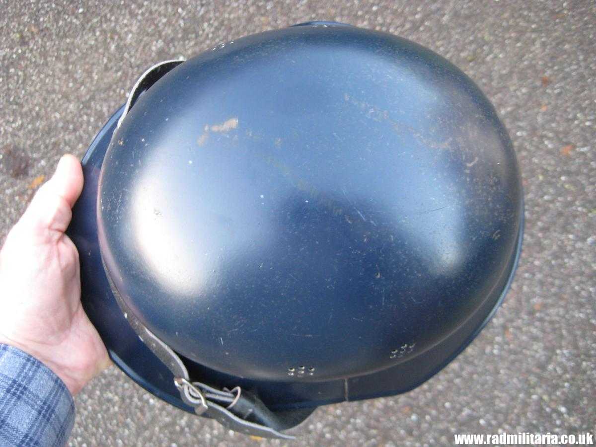 & original WW2 German steel helmet LUFTSCHUTZ "Gladiator" HELMET with liner - v. good condition as found. - Image 11