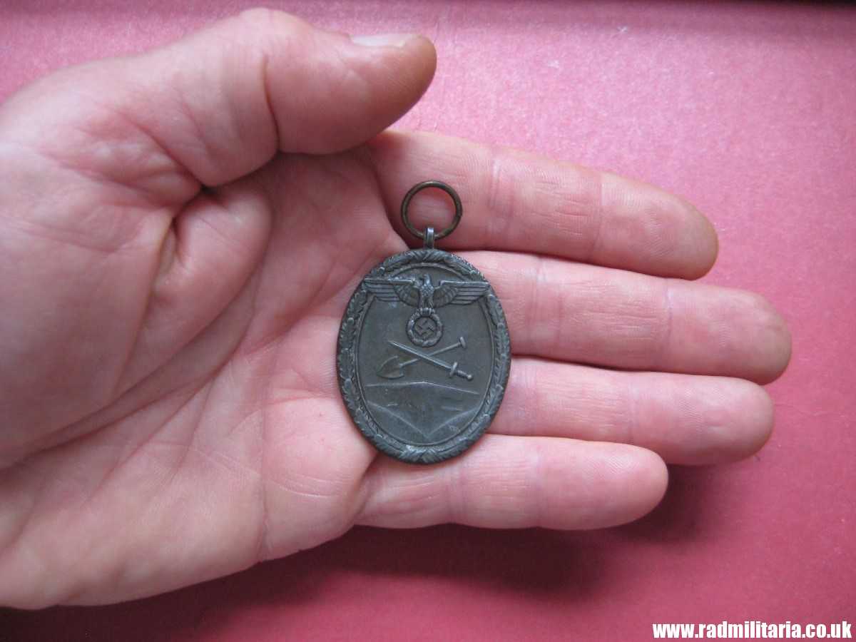 *& WW2 German WESTWALL Medal DEUTSCHES SCHUTZWALL-EHRENZEICH zinc MEDAL. genuine ! - Image 8